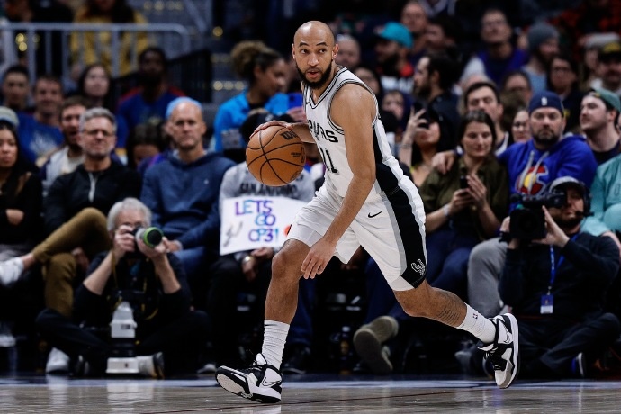 马刺 1 年 300 万签约麦克劳林，充实后卫线深度